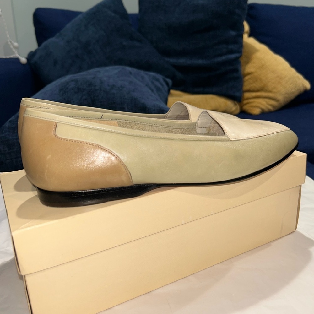 Cream flats